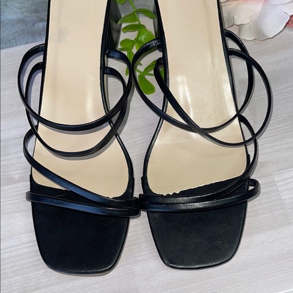 SHEIN Black Strappy Sandals with Open-Toe Design - Picture 4 of 4